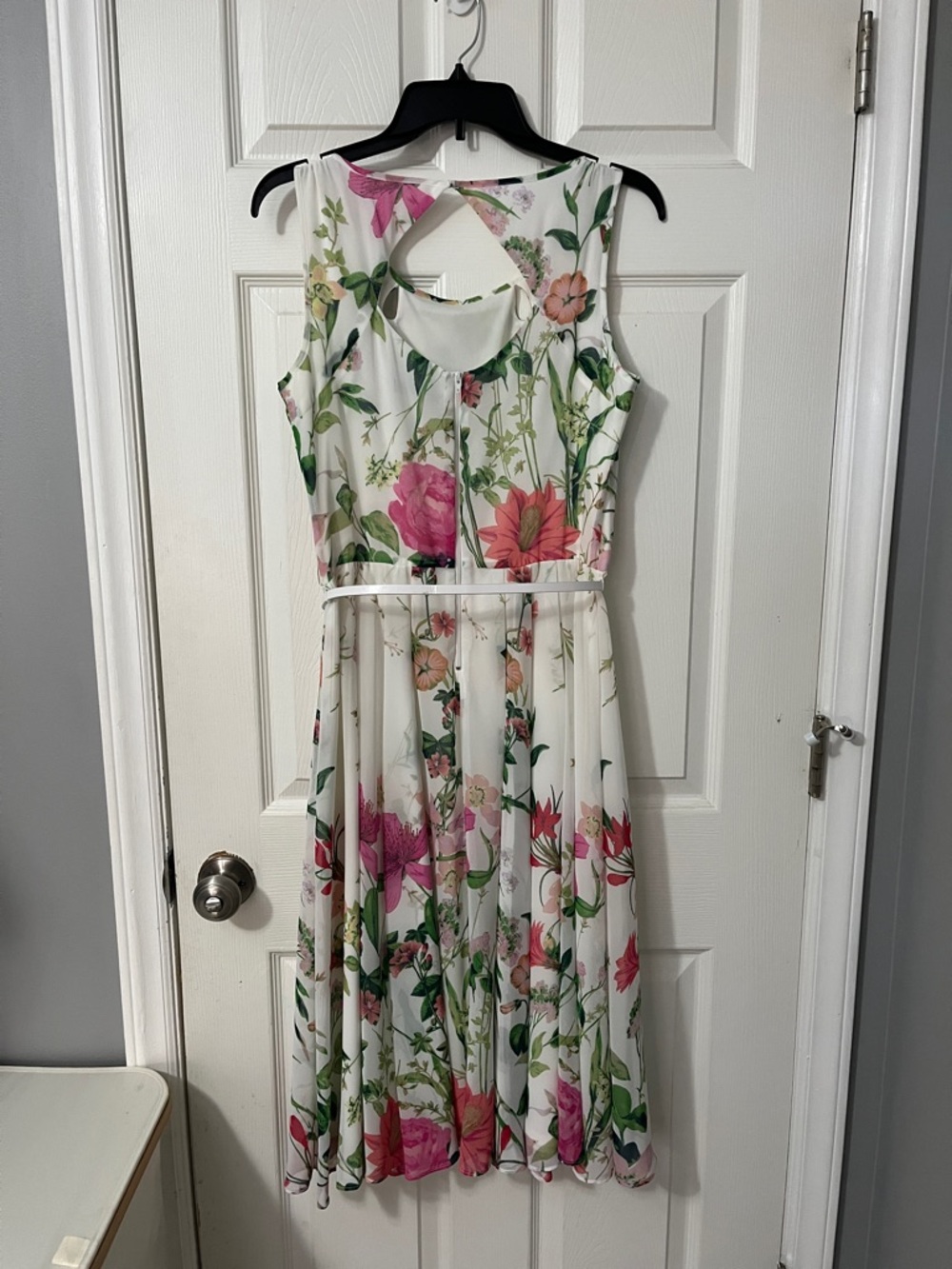 Danny & Nicole White Floral Midi Dress with Pink and Green Bloom Print - Picture 4 of 4